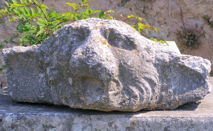 Philippi, Lwenkopf am Orientalischen Brunnen